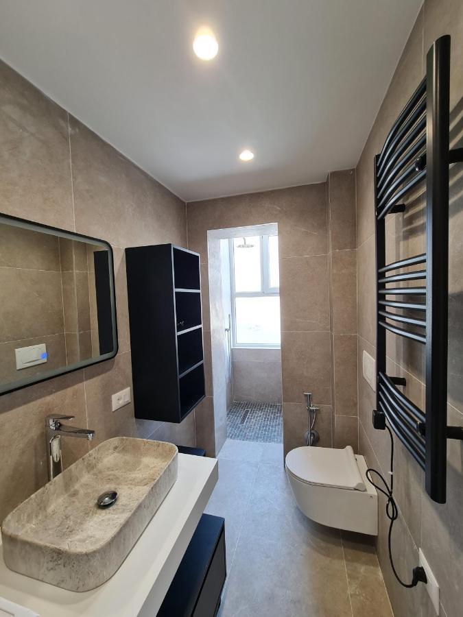Adore - Modern Studio Тирана Экстерьер фото