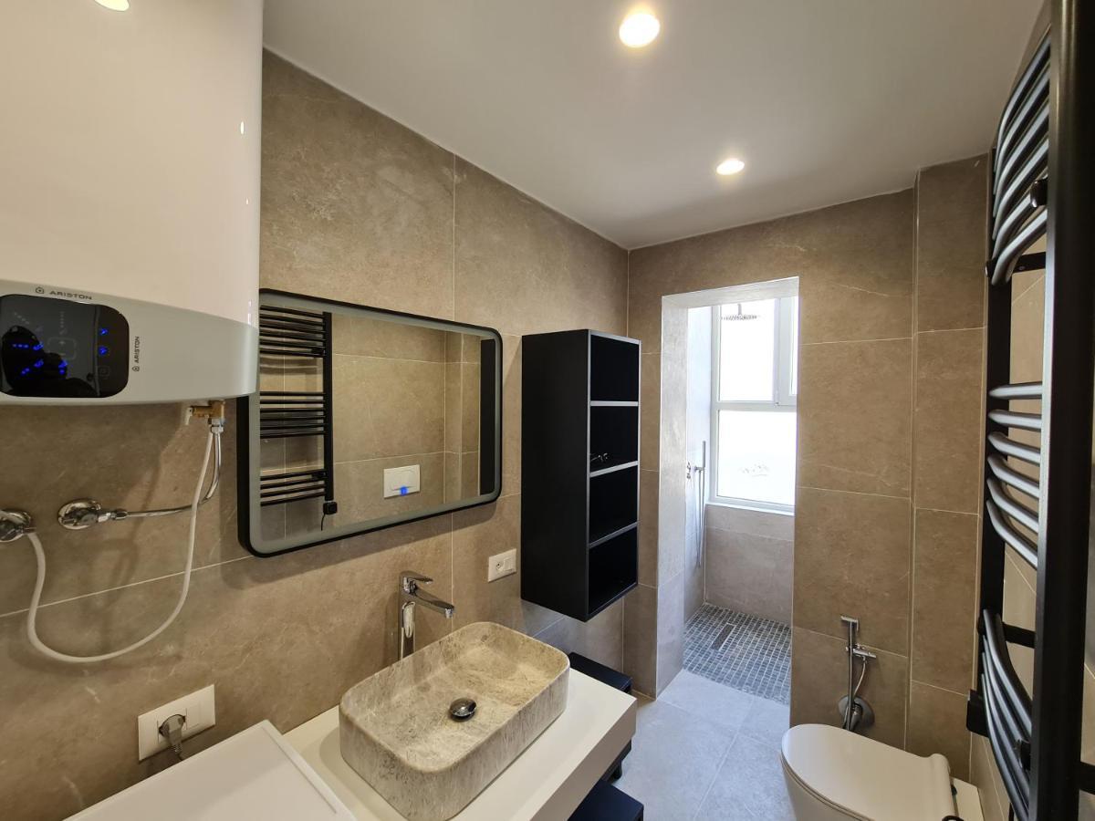 Adore - Modern Studio Тирана Экстерьер фото