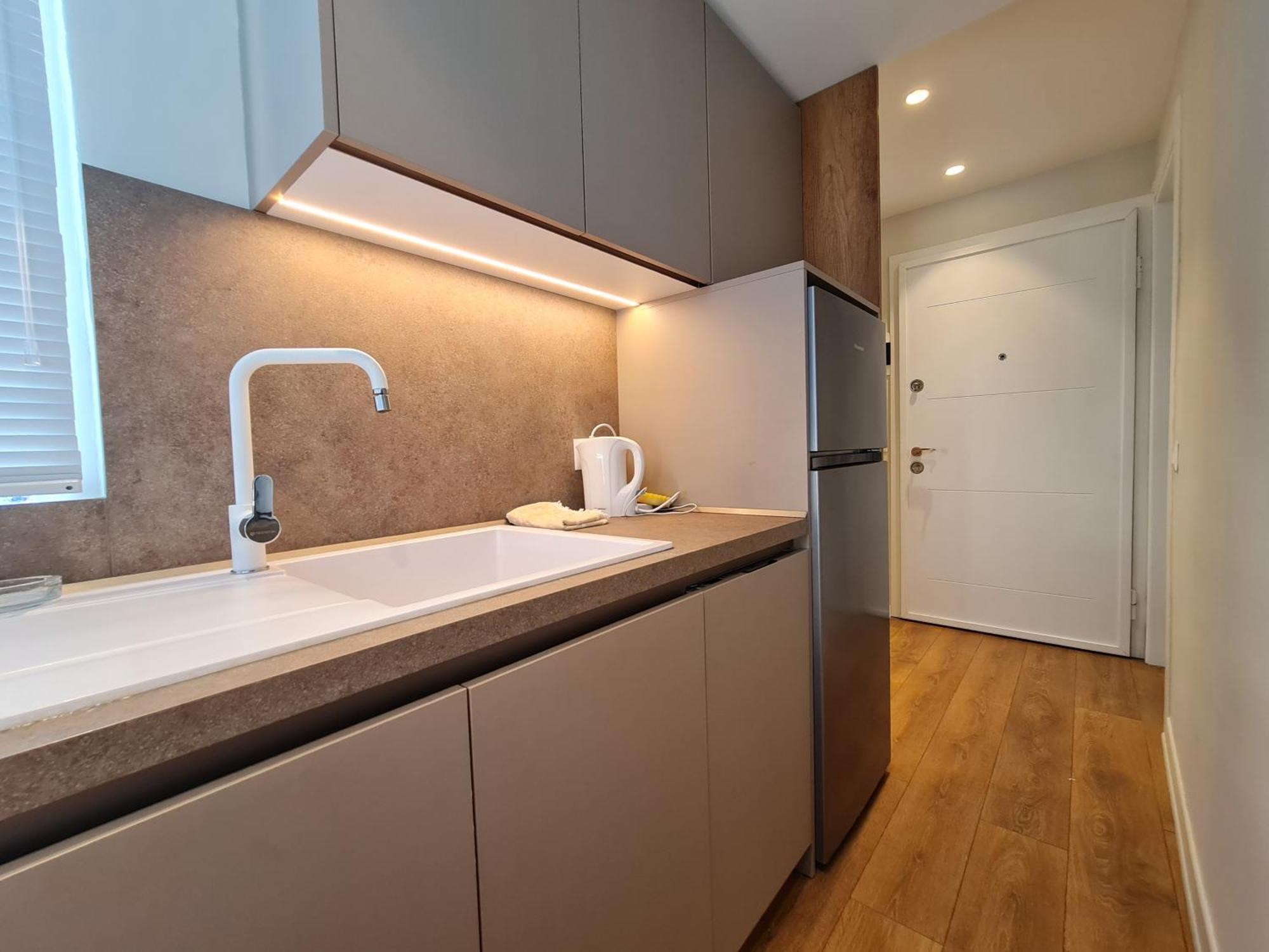 Adore - Modern Studio Тирана Экстерьер фото